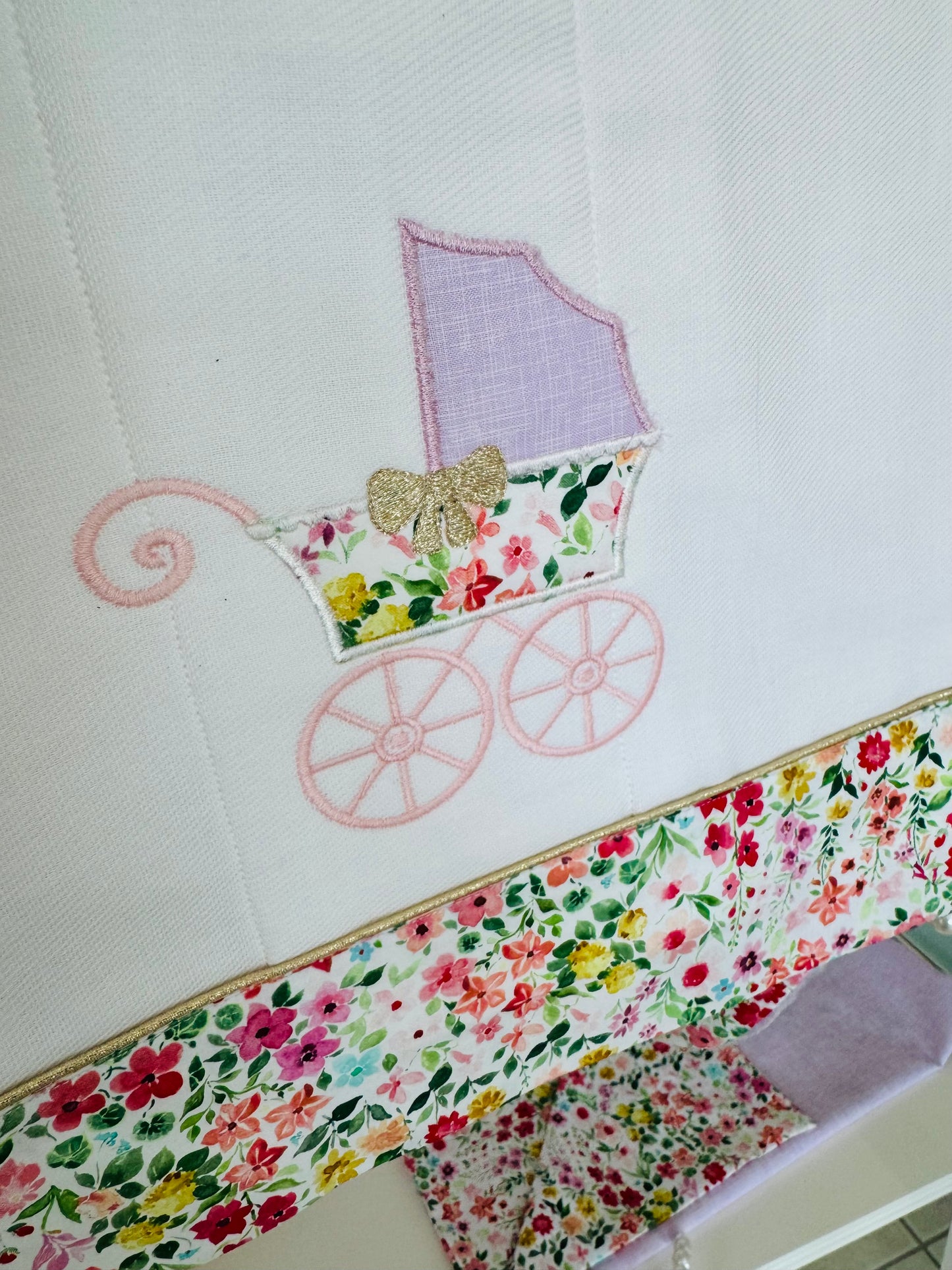 Pañito para bebé , bordado de coche Dulce Primavera
