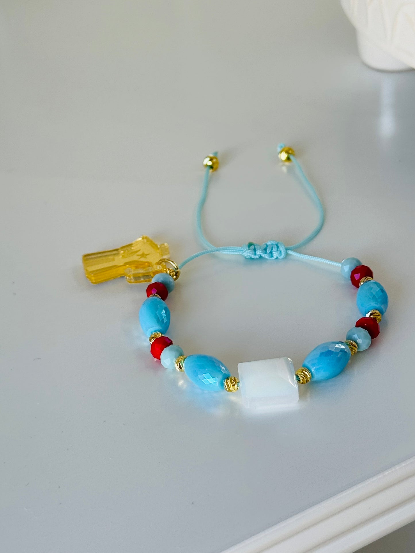 Pulsera ajustable con charm greca para café