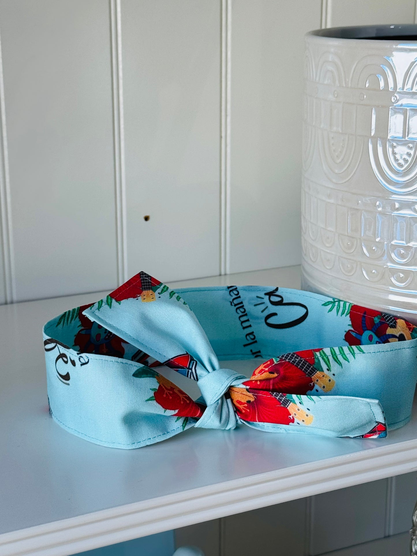 Bandana ajustable por la mañana café fondo azul